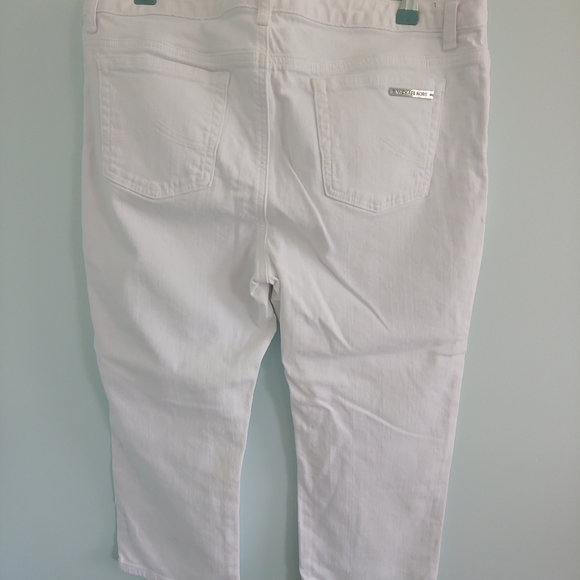 EUC Michael Kors Cropped / Capri Length White Jeans Size 14 - Picture 11 of 11